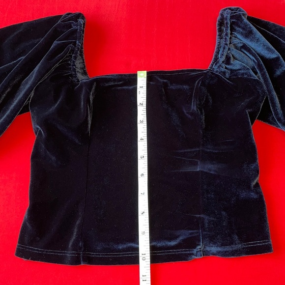 Abercrombie & Fitch Stretch Velvet Puff Sleeve Squareneck Top - Picture 8 of 9